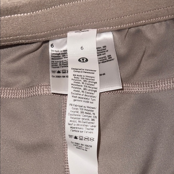 Lululemon Soft Stream Women's Shorts - Picture 2 of 5